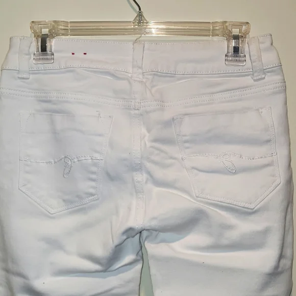 Guess Jeans - Picture 5 of 6